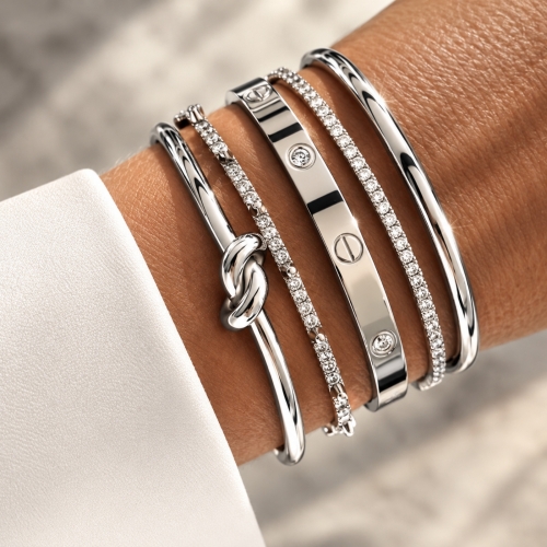 Knot Bangle Silver